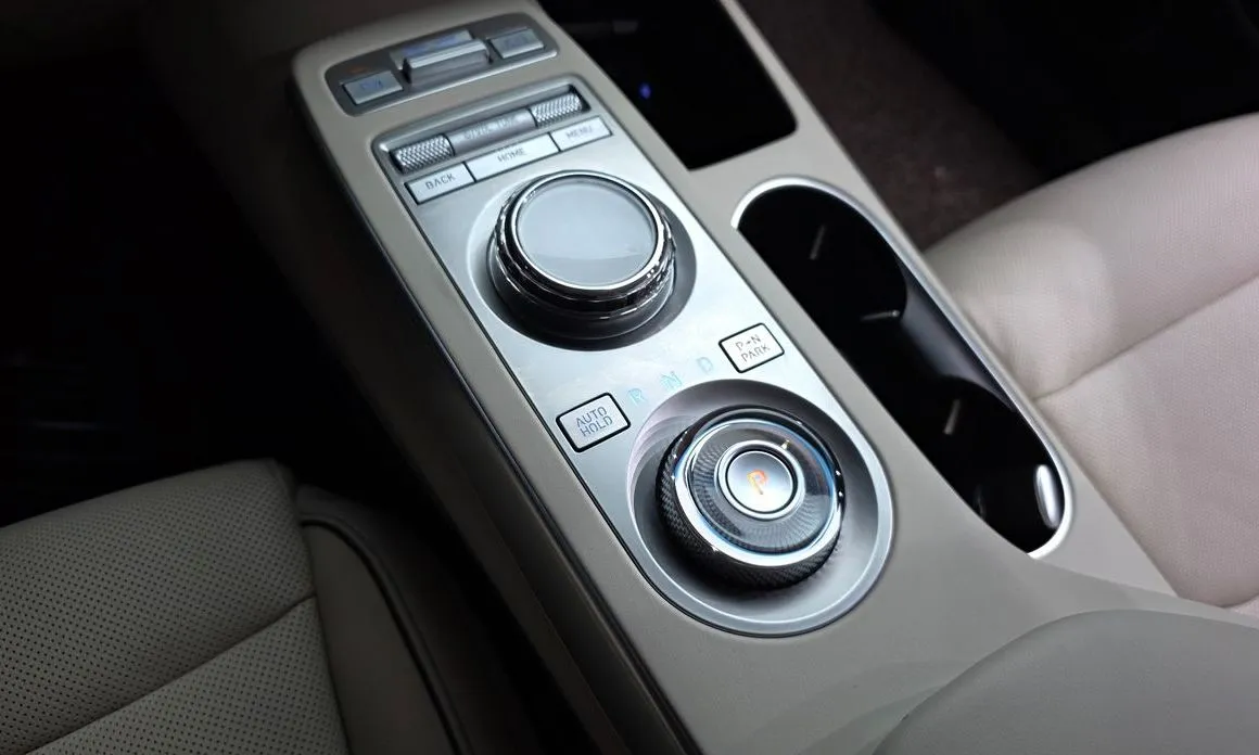 Genesis GV70 — фото 10