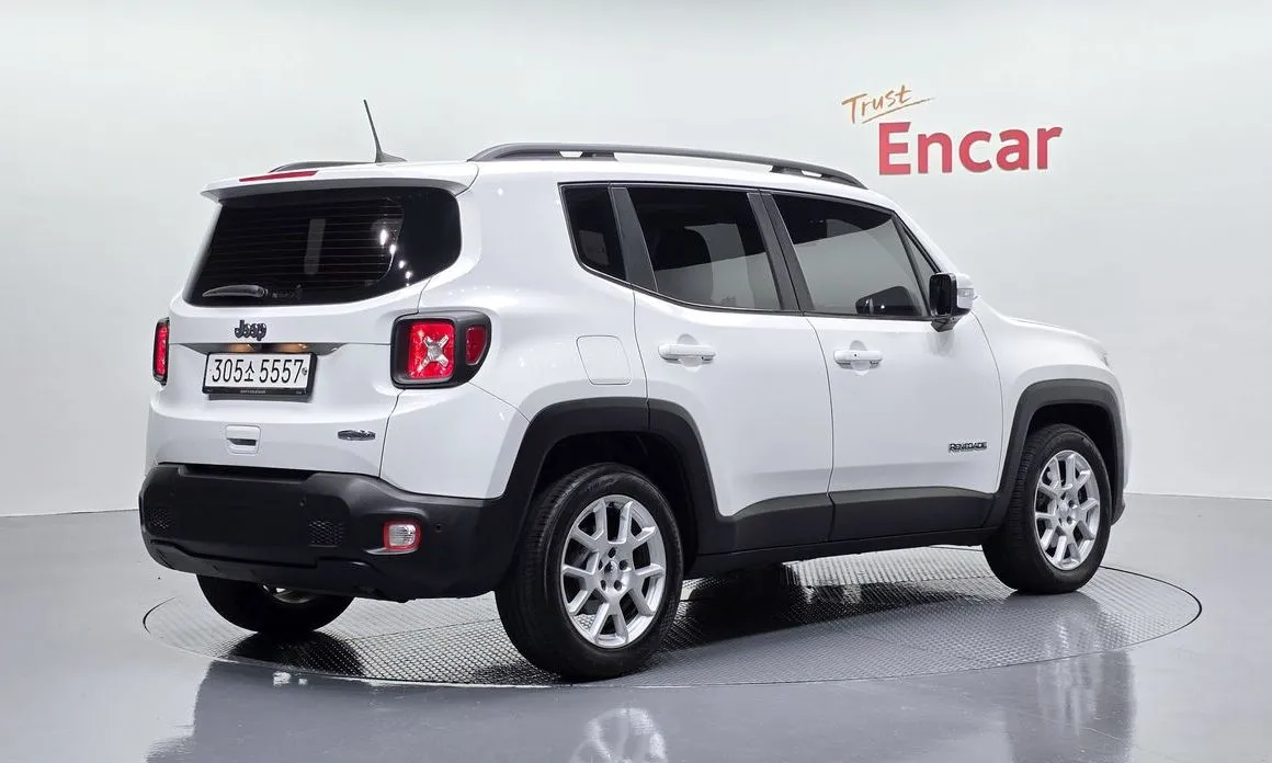 Jeep Renegade — фото 4