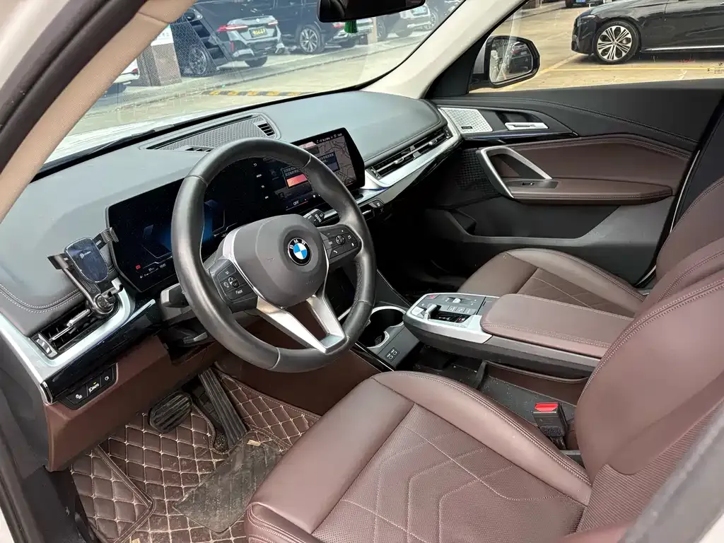 BMW X1 — фото 10