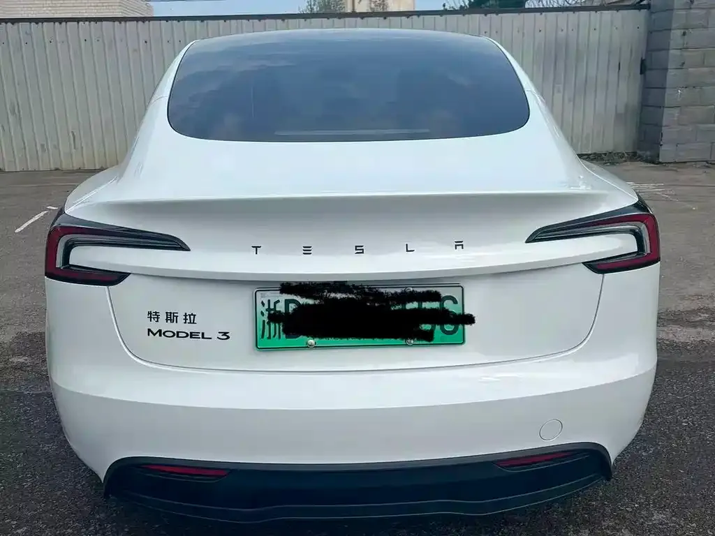 Tesla Model 3 — фото 5
