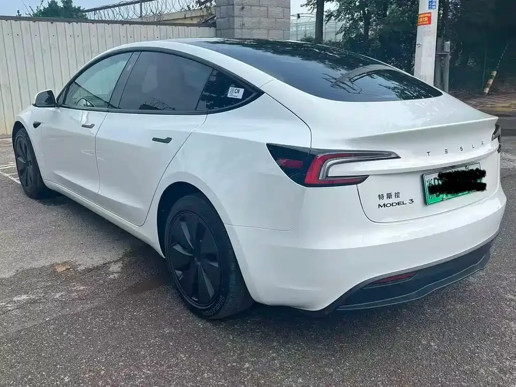 Tesla Model 3 — фото 6