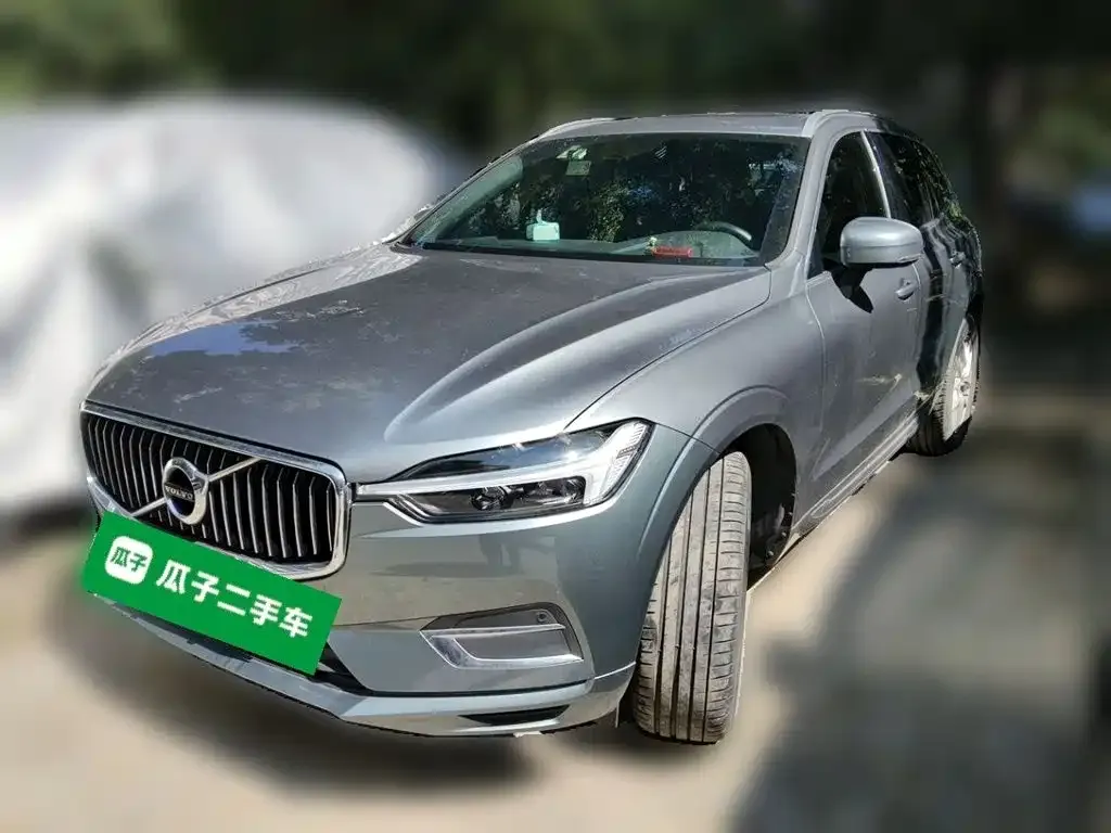 Volvo XC60 — фото 1