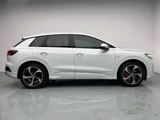 Audi Q4 e-tron — фото 2