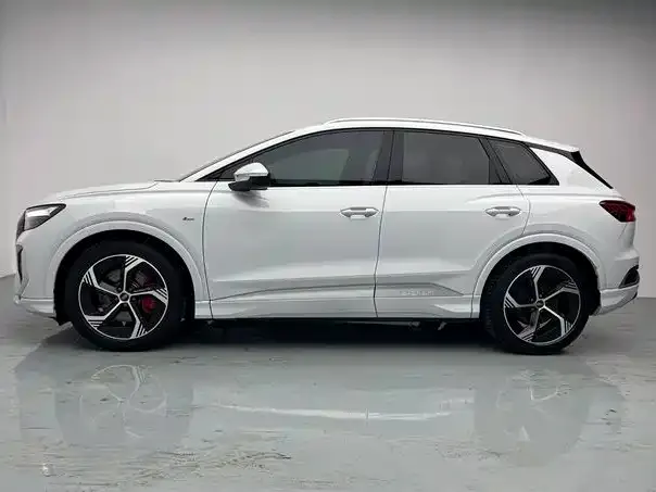 Audi Q4 e-tron — фото 5