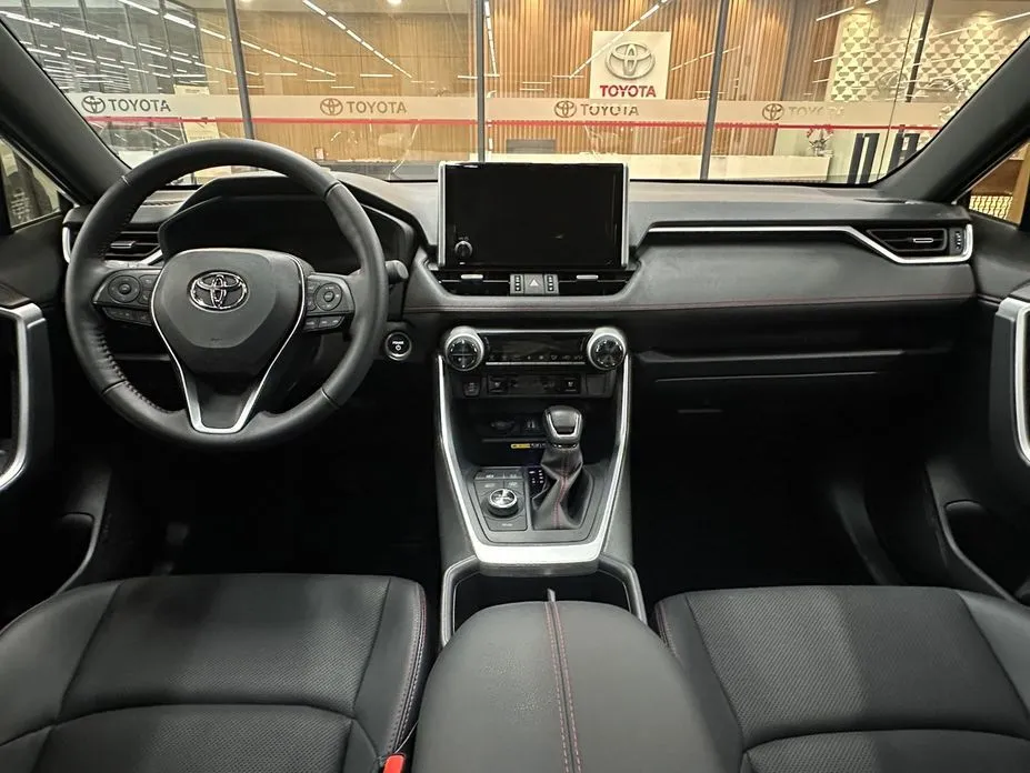 Toyota RAV4 — фото 3