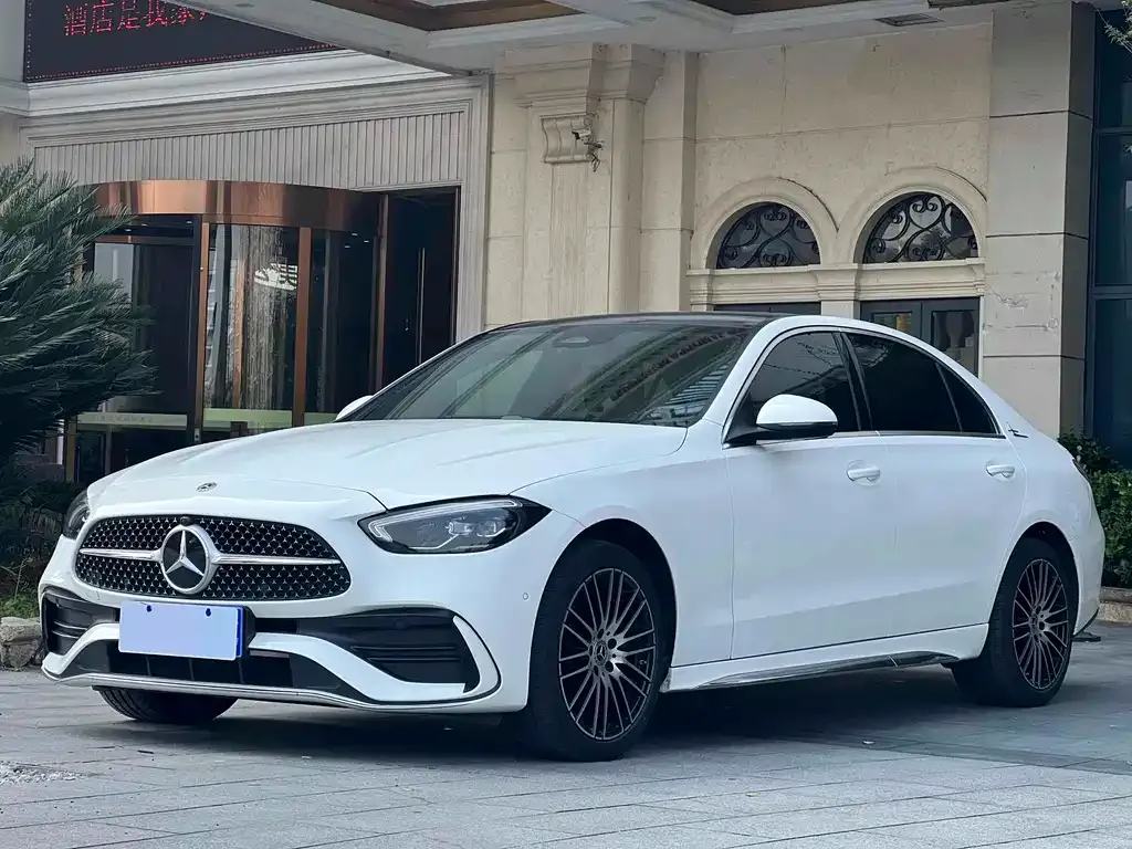 Mercedes-Benz C-Class — фото 1