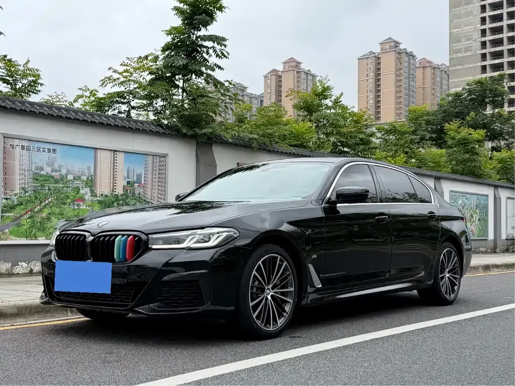 BMW 5 Series — фото 1