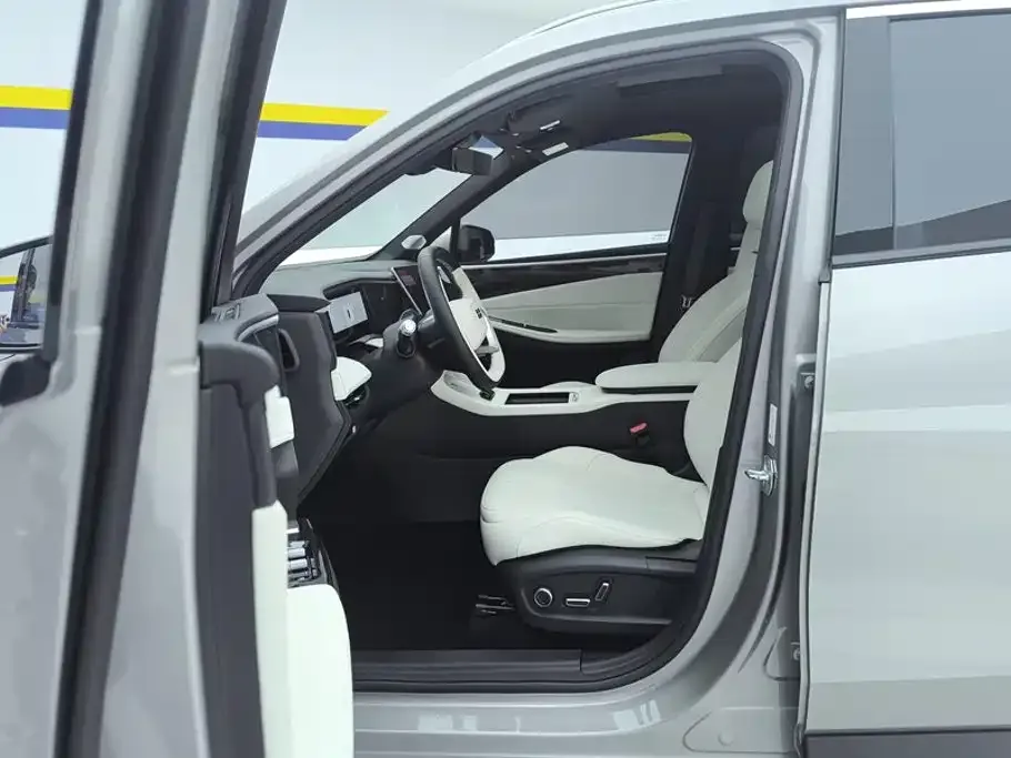 Geely Galaxy L7 — фото 10