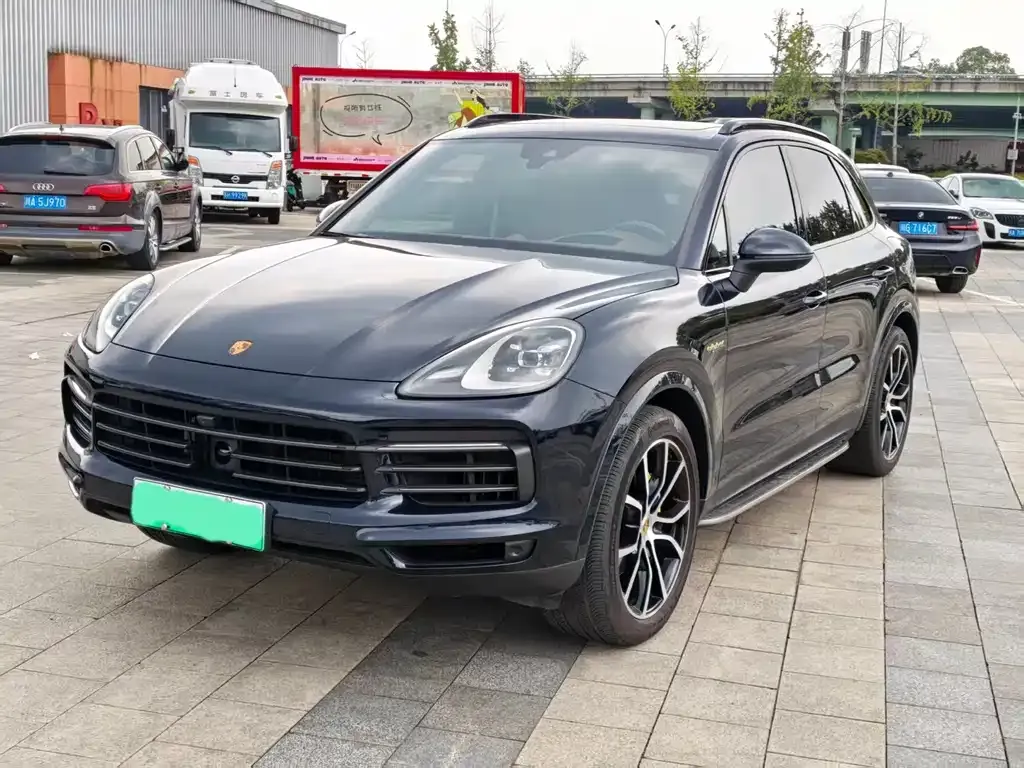 Porsche Cayenne Hybrid — фото 1