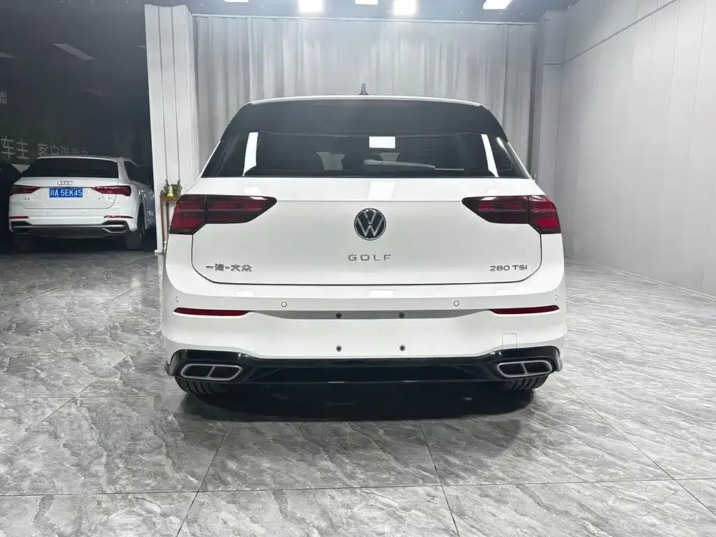 Volkswagen Golf — фото 10