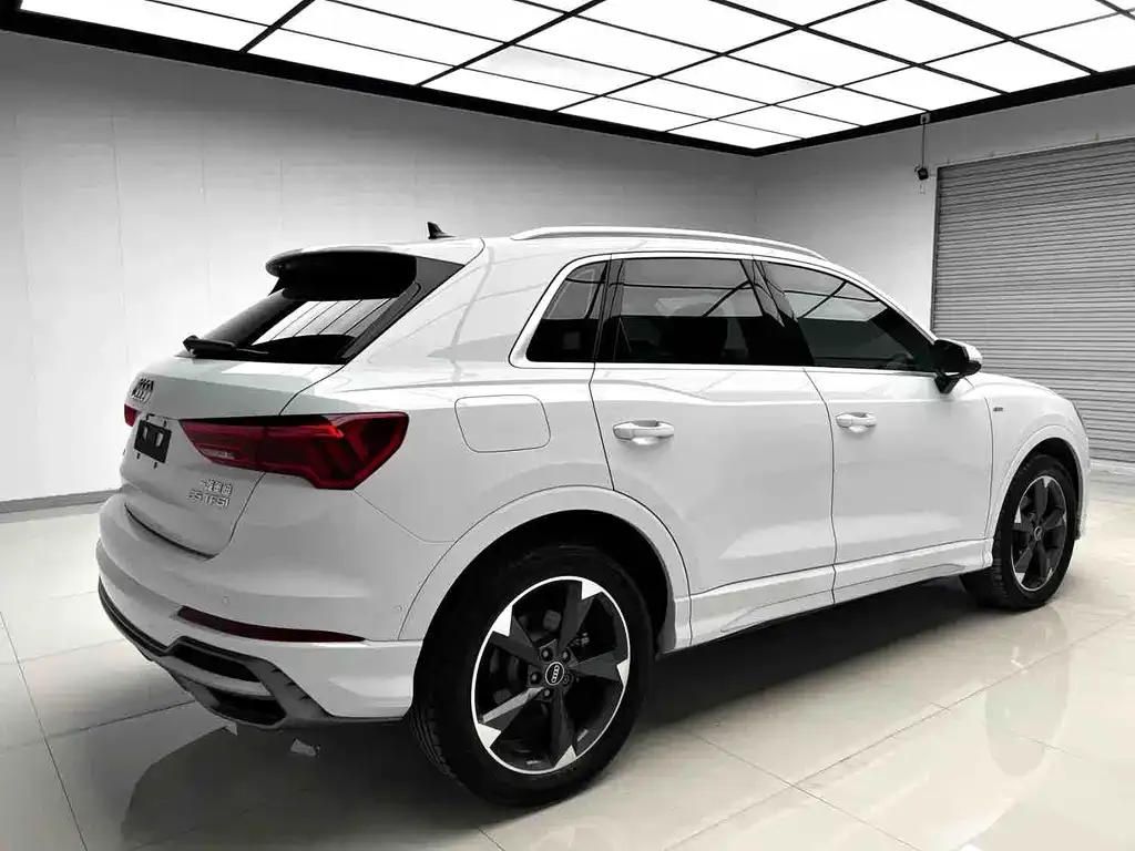 Audi Q3 — фото 7