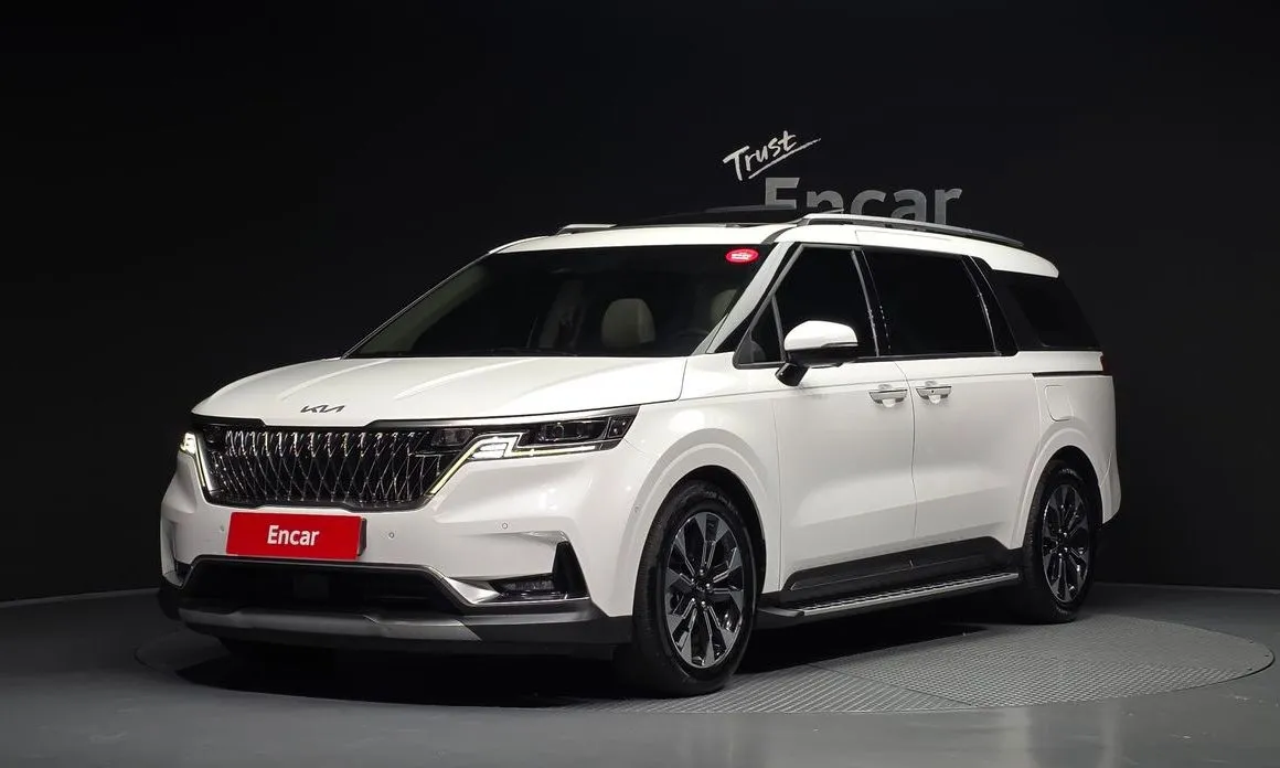 Kia Carnival — фото 1