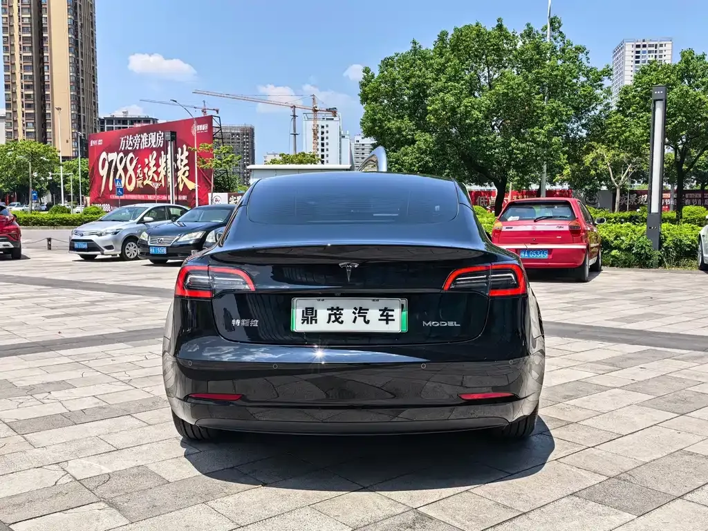 Tesla Model 3 — фото 8