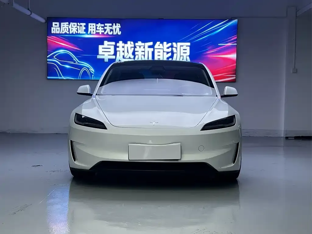 Tesla Model 3 — фото 9