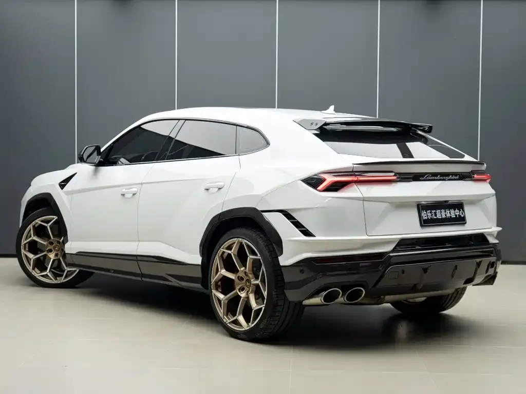 Lamborghini Urus — фото 8