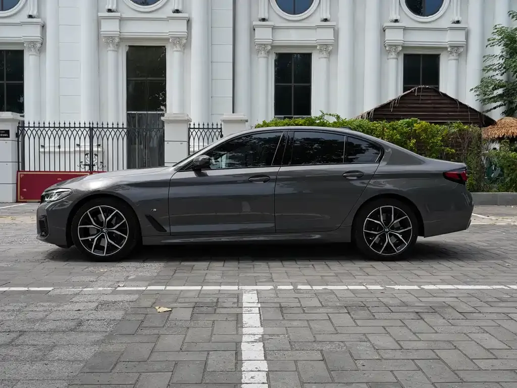 BMW 5 Series (Import) — фото 2