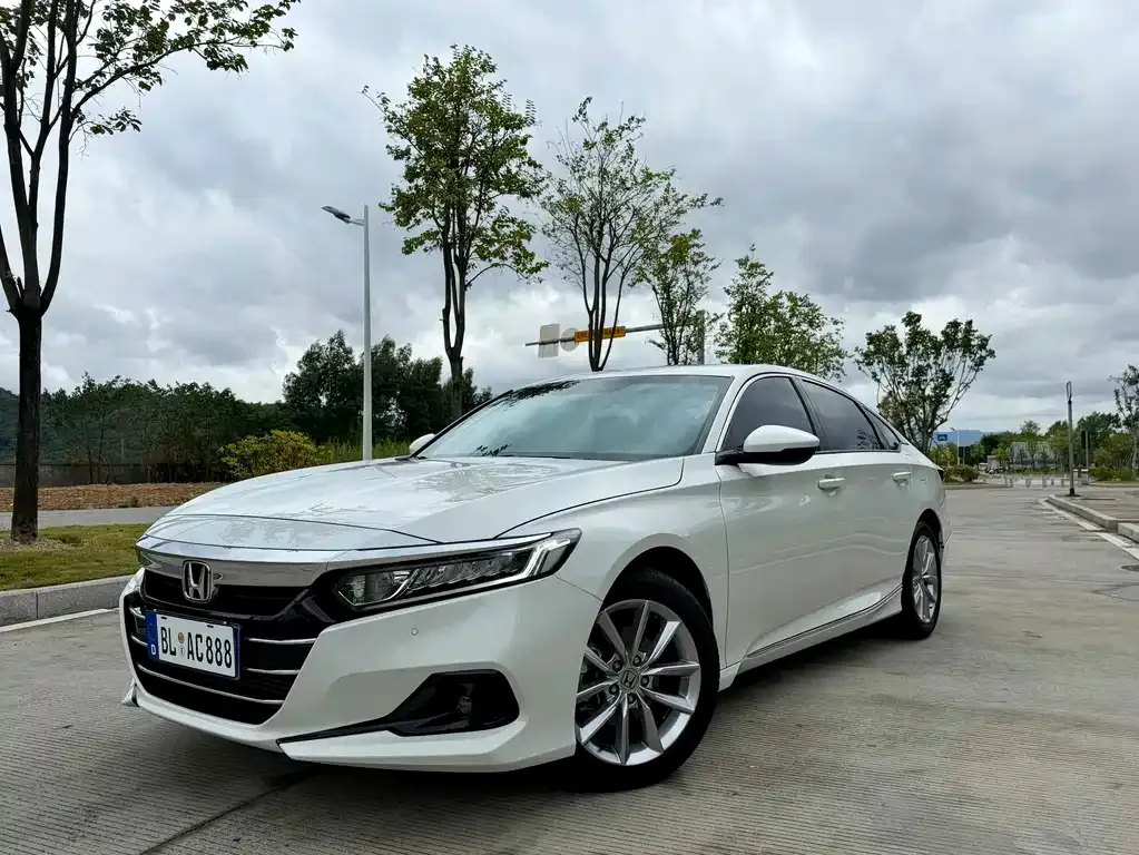 Honda Accord — фото 1