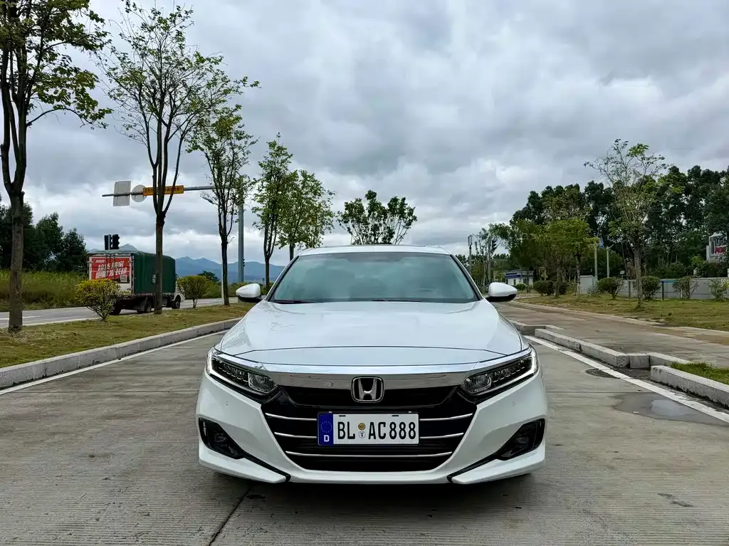 Honda Accord — фото 7