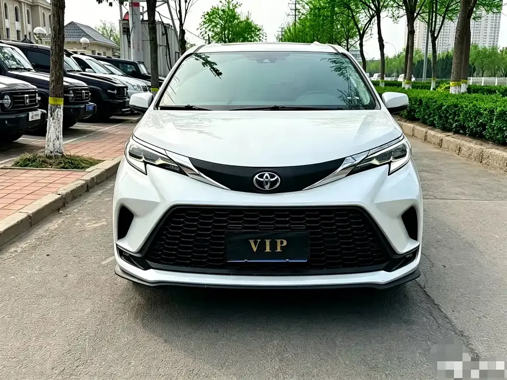 Toyota Granvia — фото 8