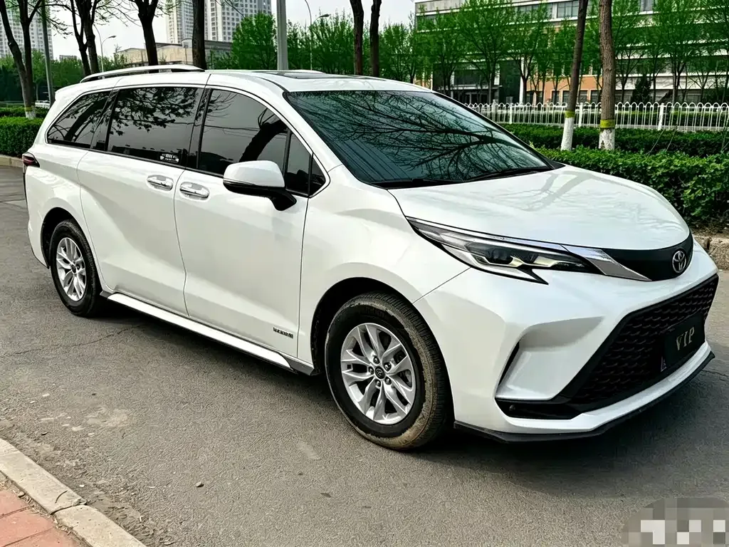 Toyota Granvia — фото 7