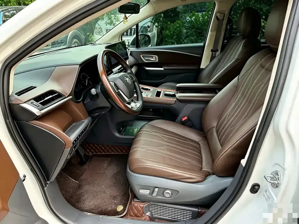 Toyota Granvia — фото 9