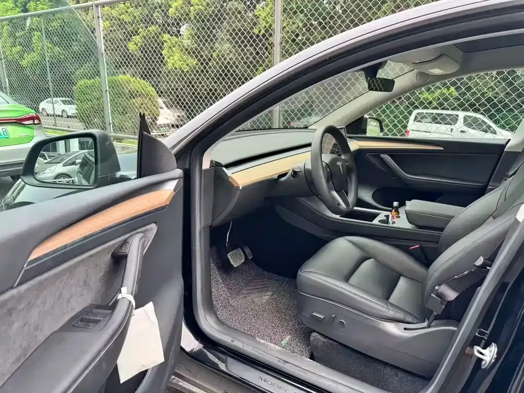 Tesla Model Y — фото 4