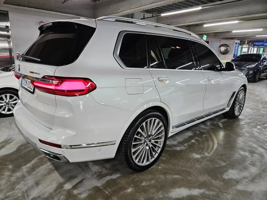 BMW X7 — фото 9