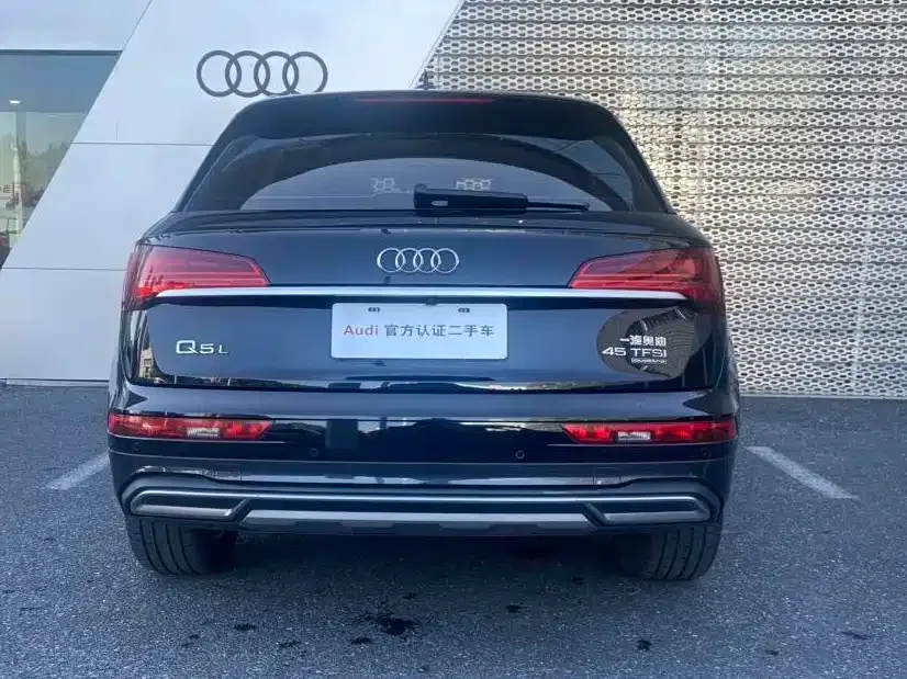 Audi Q5L — фото 9