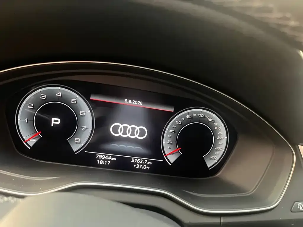 Audi Q5L — фото 3