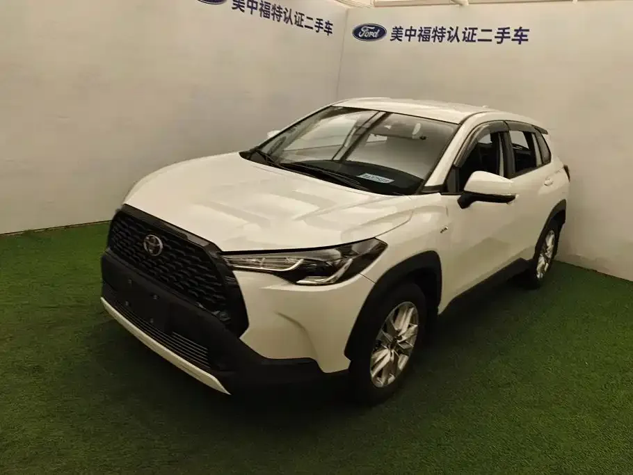 Toyota Corolla Cross — фото 1