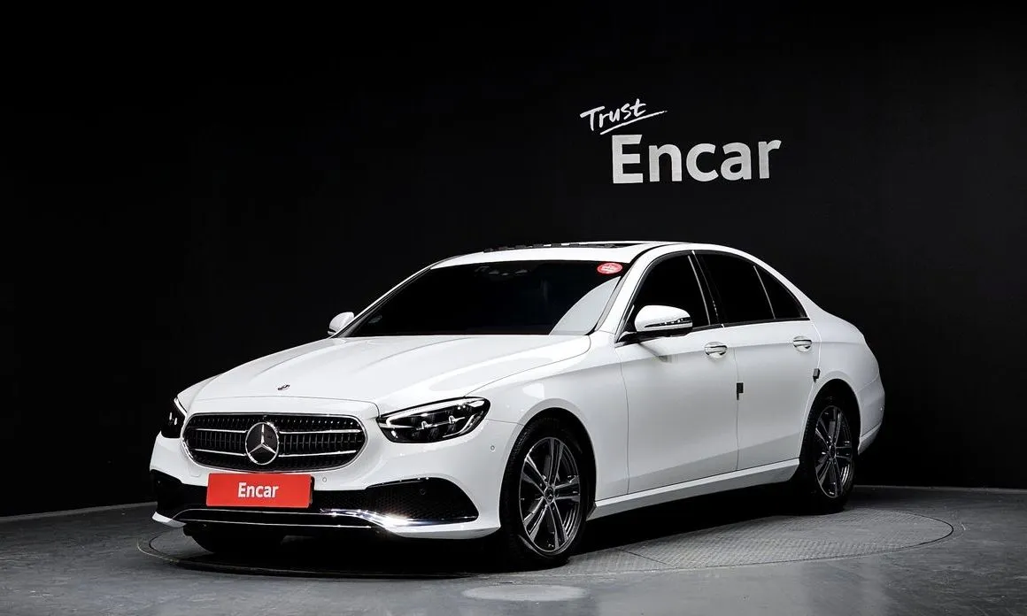 Mercedes-Benz E-Class — фото 1