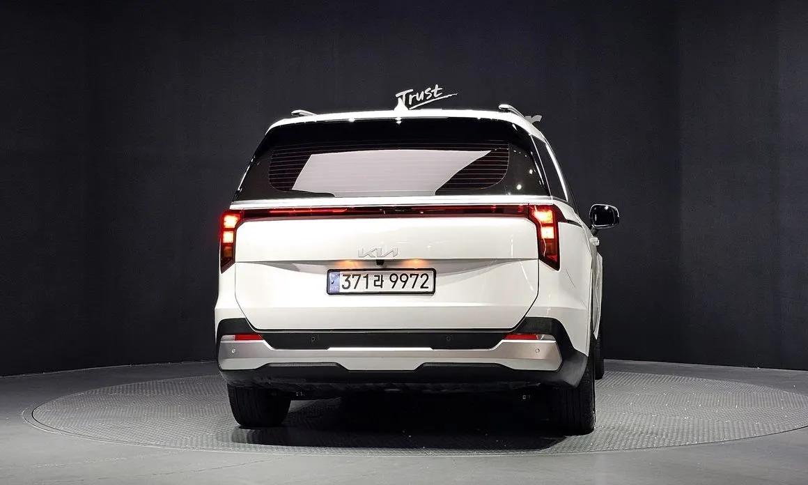 Kia Carnival — фото 4