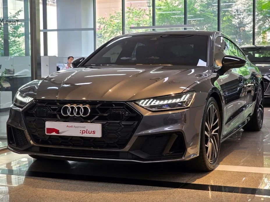 Audi A7 — фото 1