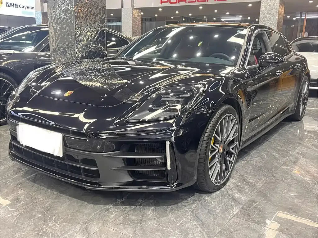 Porsche Panamera — фото 1