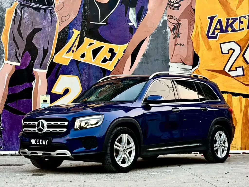 Mercedes-Benz GLB — фото 1