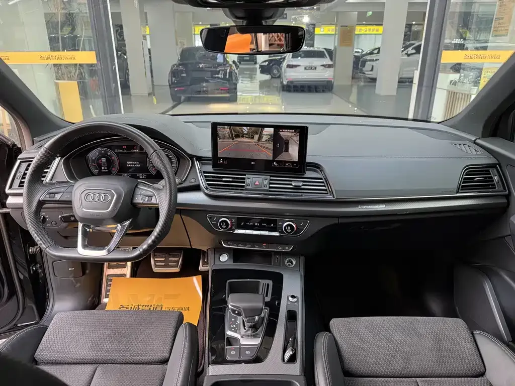 Audi Q5L Sportback — фото 4