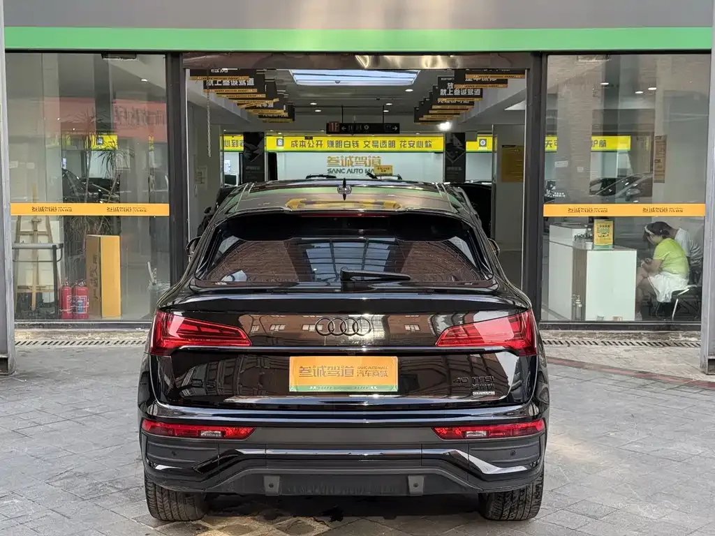 Audi Q5L Sportback — фото 2