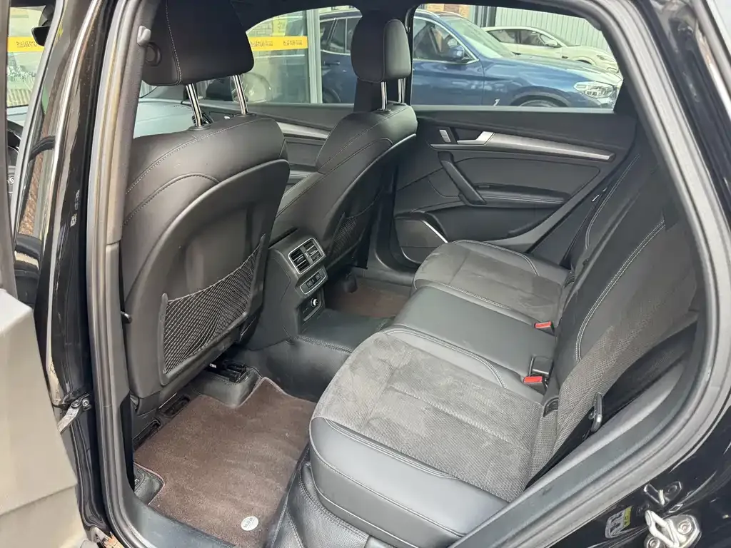Audi Q5L Sportback — фото 3