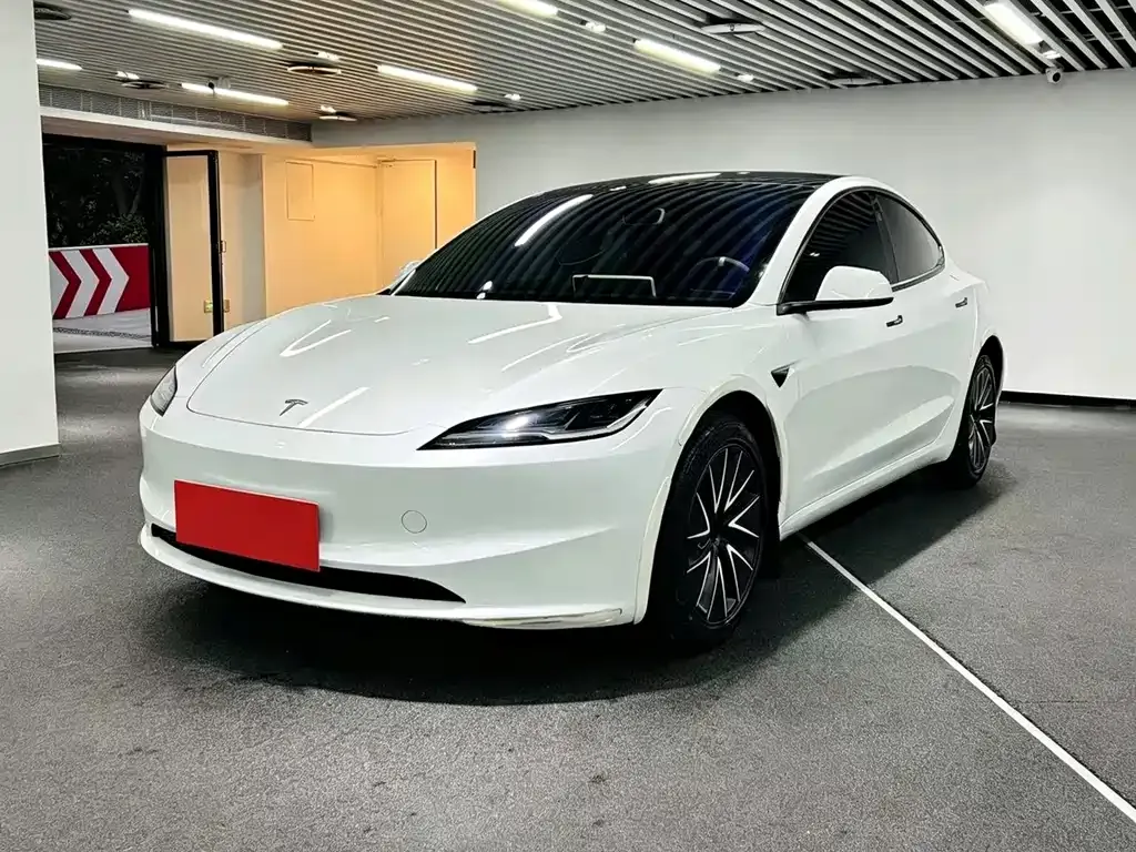 Tesla Model 3 — фото 5