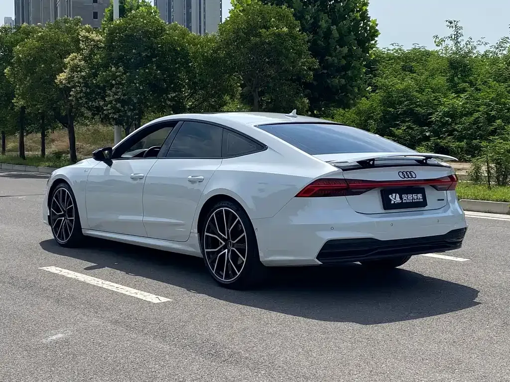 Audi A7 — фото 7
