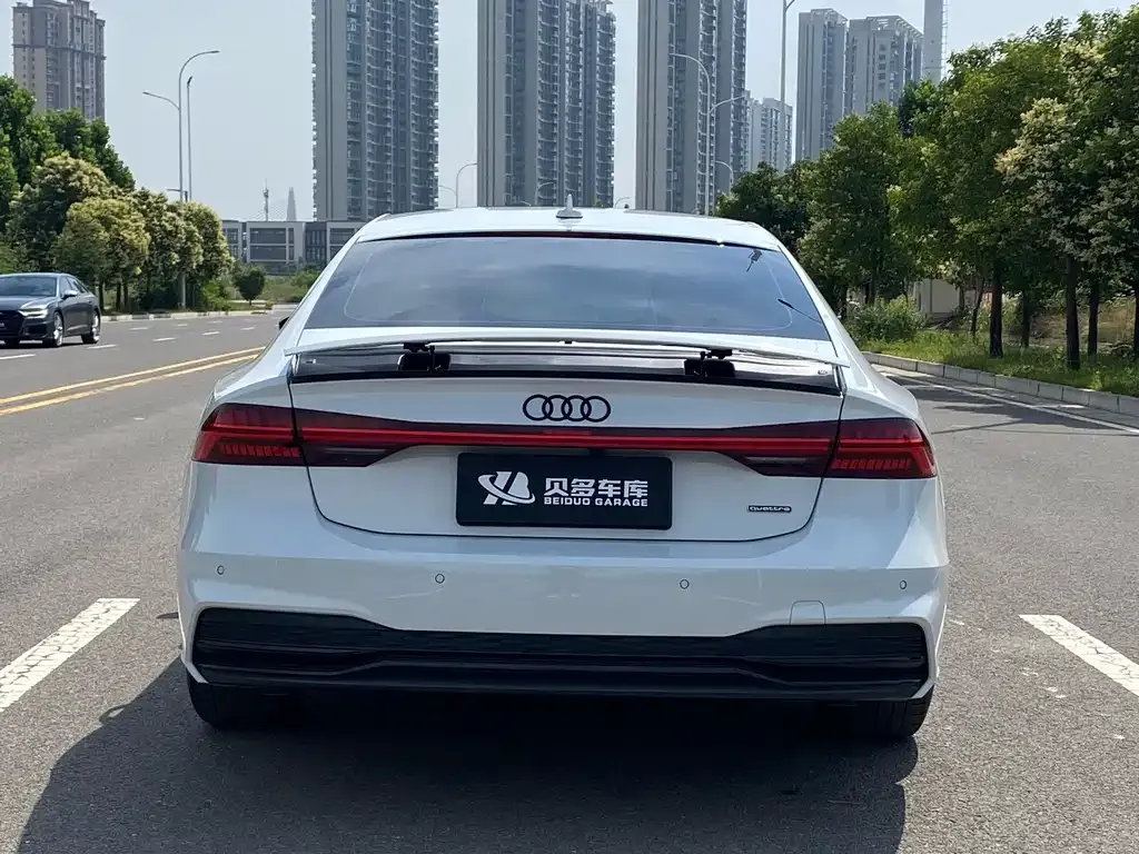 Audi A7 — фото 2