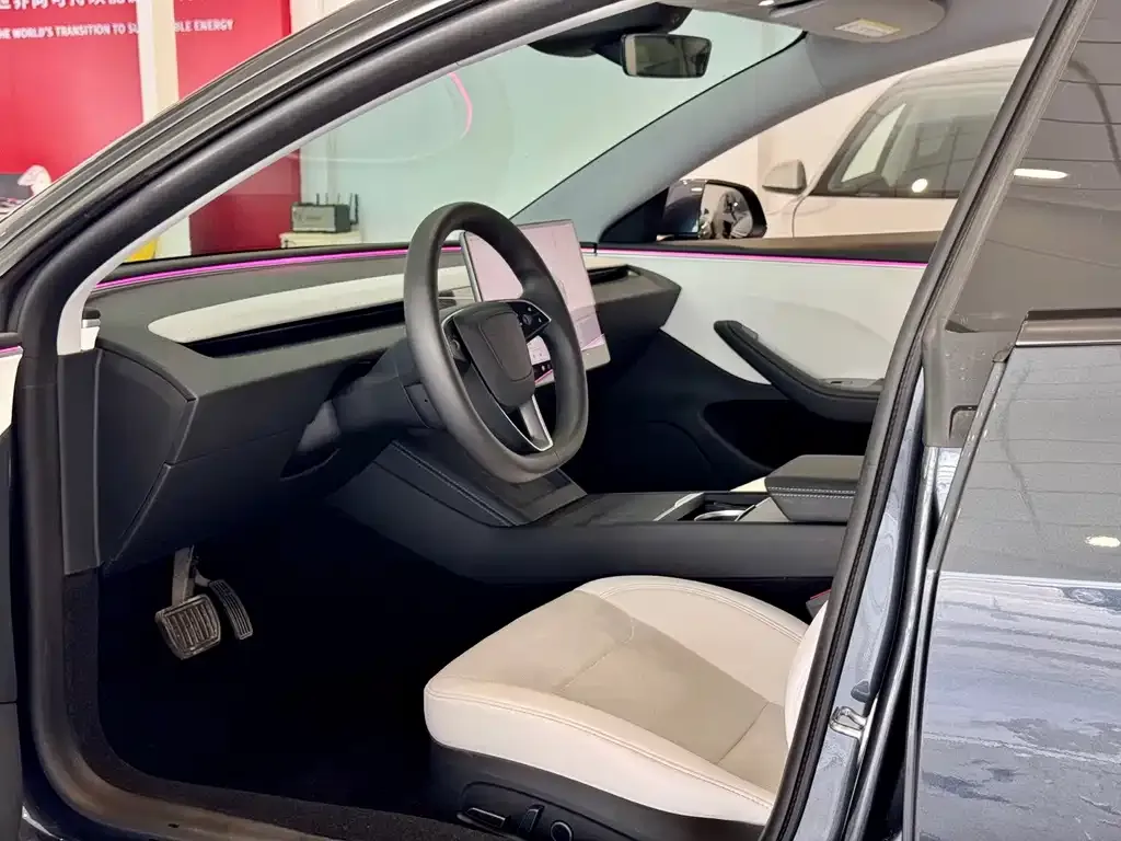 Tesla Model 3 — фото 9