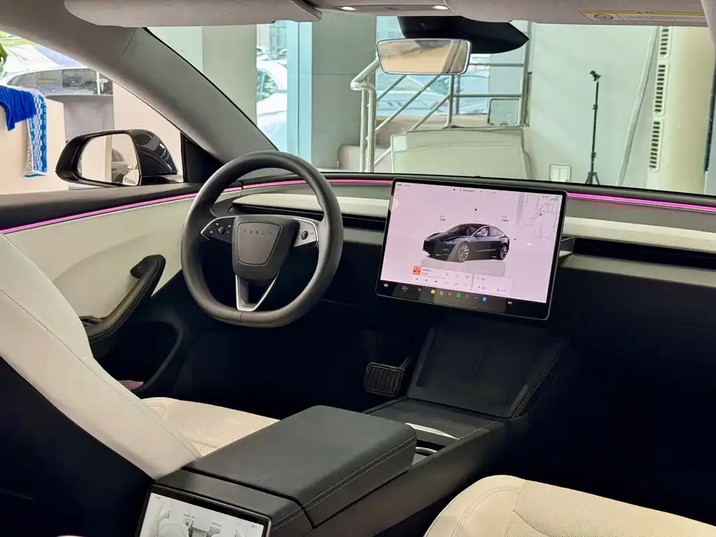 Tesla Model 3 — фото 2