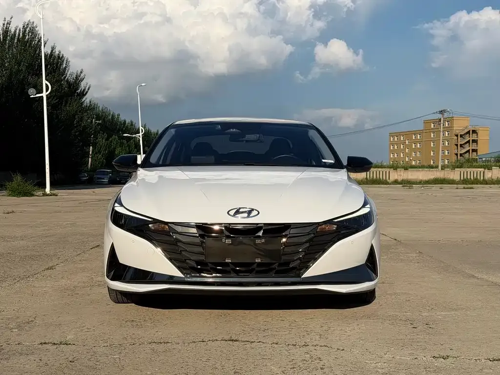 Hyundai Elantra — фото 6
