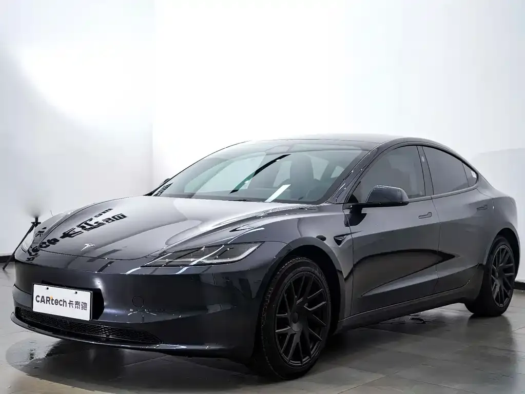Tesla Model 3 — фото 9