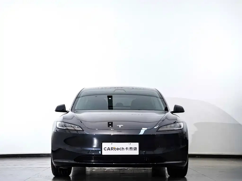 Tesla Model 3 — фото 10