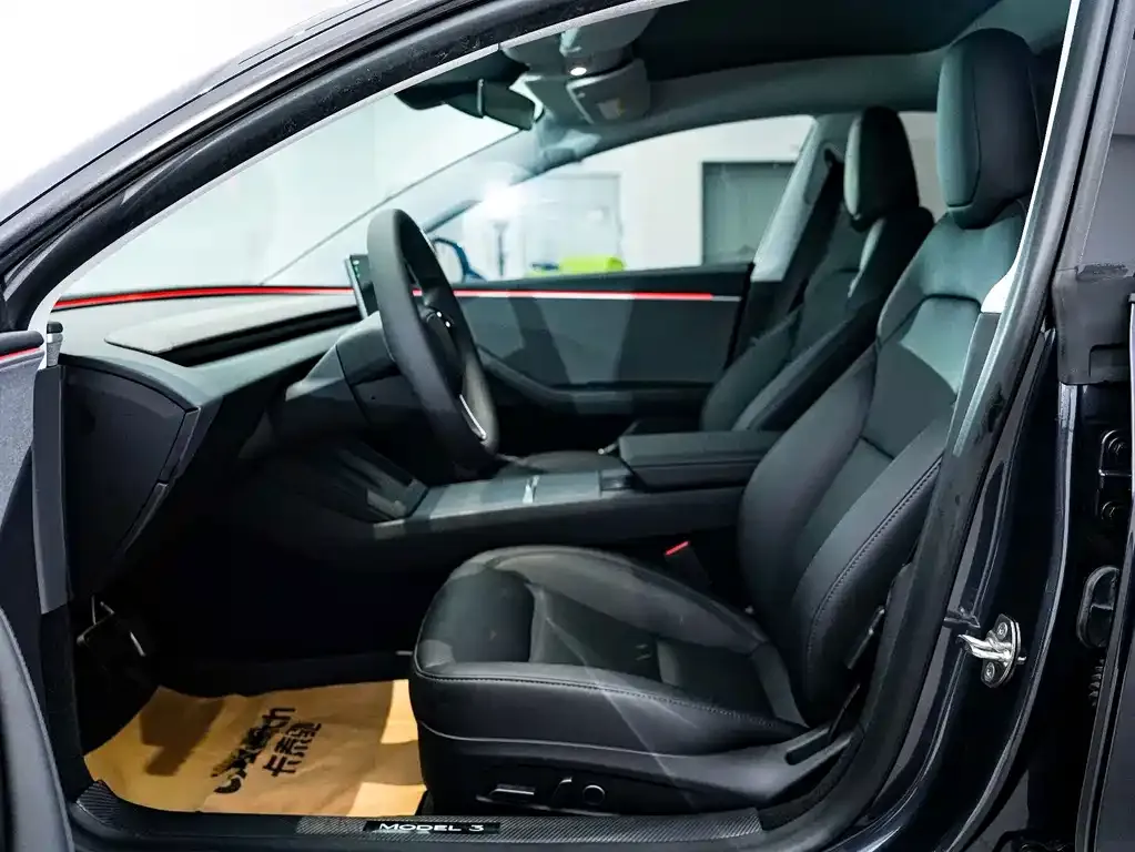 Tesla Model 3 — фото 4