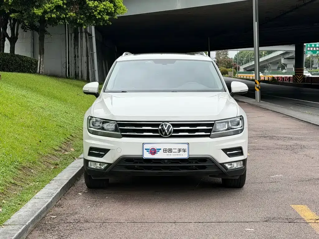 Volkswagen Tiguan L — фото 9
