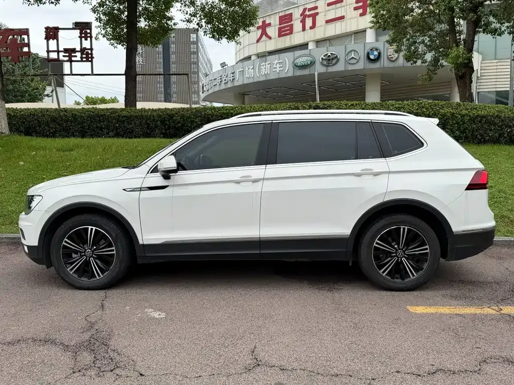 Volkswagen Tiguan L — фото 8