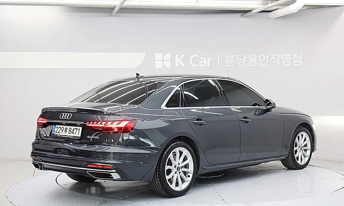 Audi A4 — фото 2